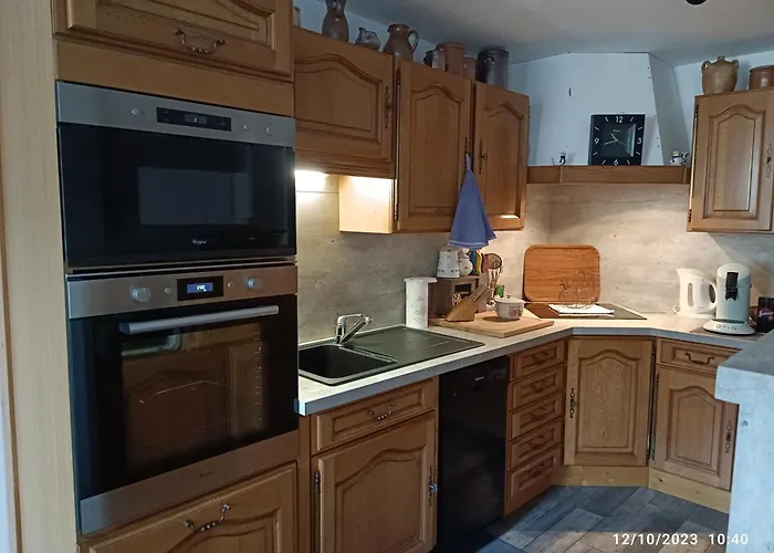 Superbe Appartement F3 Situe Au Centre Ville
